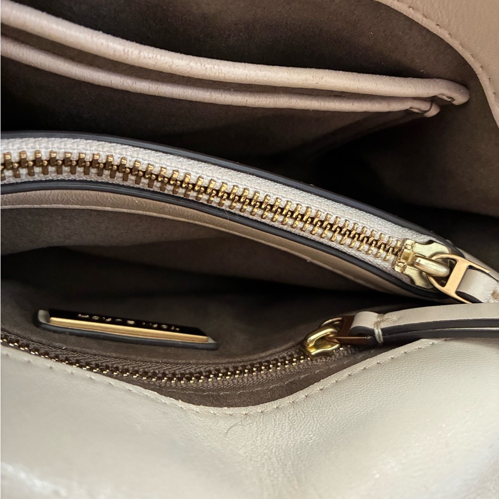 Tory Burch Cream Quilted Shoulder Bag with Gold Accents - Picture 8 of 15
